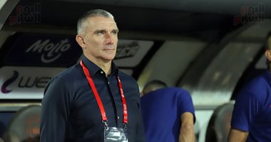 كارتيرون يجتمع بلاعبي الزمالك قبل مران اليوم بعد تأجيل مباراة المحلة 
