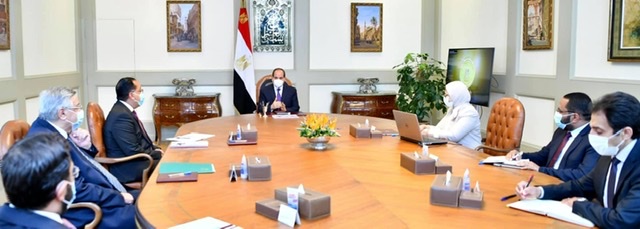 الرئيس يوجه بالتوسع في تطبيق مبادرة صحة المرأة.. وتوفير حزمة كشوفات شاملة للصحة العامة للطلاب قبل بداية العام الدراسى