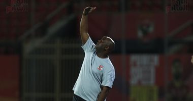 موسيمانى يطالب لاعبى الأهلى بعدم الانشغال بتقارير تحديد الراحلين 
