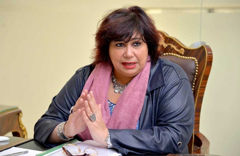 خطاب لوزيرة الثقافة يحذر من انهيار صناعة السينما: 15 ألف جنيه لساعة التصوير في الشارع
