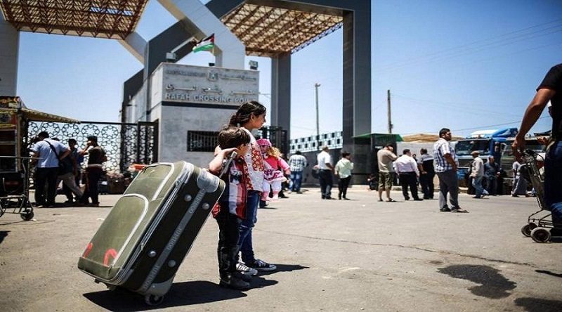 مصادر فلسطينية: مصر قررت إغلاق معبر رفح في الاتجاهين بدءا من غد الاثنين