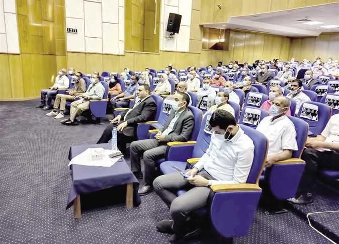 التنمية المحلية تدرب الموظفين على تطبيق  قانون 