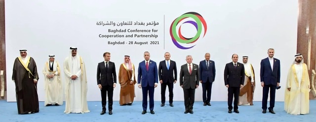 الرئيس السيسي يعود إلي أرض الوطن بعد مشاركته فى مؤتمر بغداد 