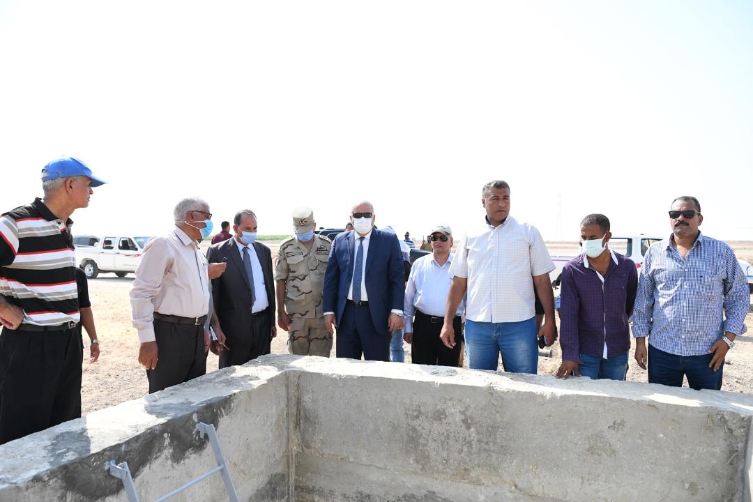 محافظ قنا يفتتح ٣٦ مأخذ مياه بمشروع استكمال ري ١٢٥٠٠ فدان ضمن المبادرة الرئاسية لتوزيع ٢٤٠٠ فدان لأبناء المراشدة