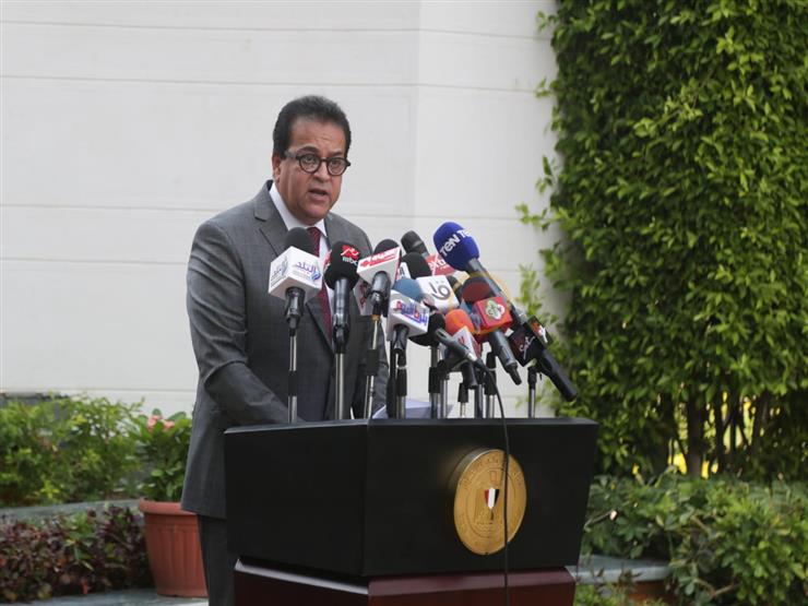  وزير التعليم العالي يرد على واقعة إجبار ممرض على السجود لكلب

