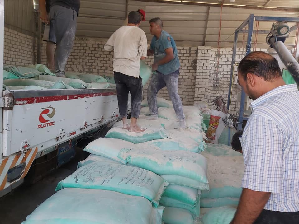 ضبط 18 طن دقيق مدعم قبل بيعها بالسوق السوداء فى الجيزة

