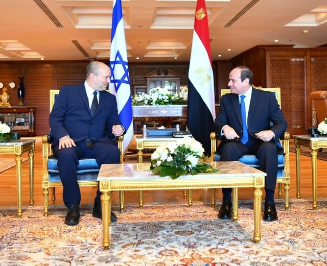 تفاصيل لقاء السيسي ورئيس الوزراء الإسرائيلي بشرم الشيخ