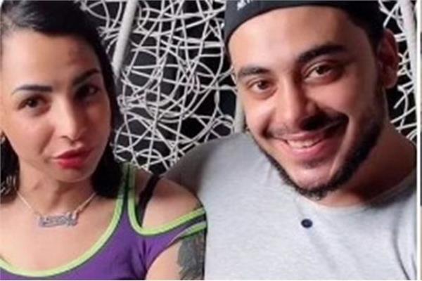 السجن 3 سنوات لـ «كائن الهوهوز» وصديقها بتهمة نشر الفجور

 


