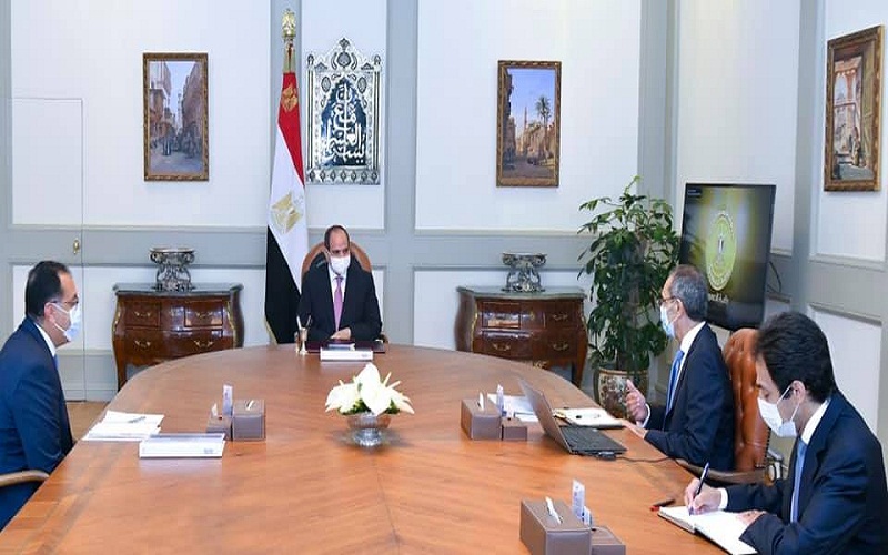 السيسي يجتمع برئيس الوزراء ووزير الاتصالات وتكنولوجيا المعلومات
