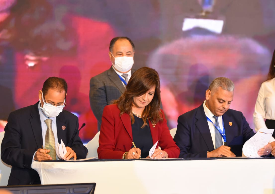 وزارة الهجرة تعلن تفاصيل مذكرة تفاهم بشأن توفير الحماية التأمينية للمصريين العاملين والمقيمين بالخارج
