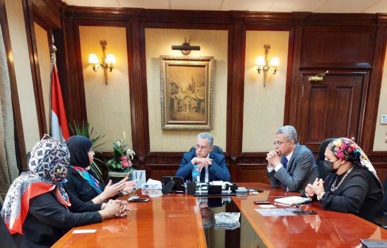 اللجنة العامة لسيدات الأعمال تبحث سبل التعاون مع جهاز تنمية المشروعات الصغيرة
