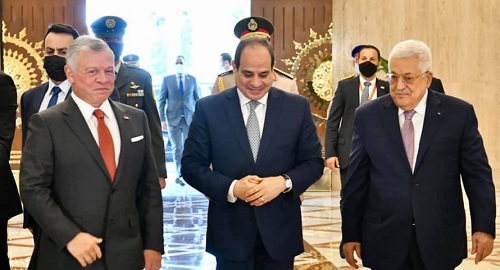 الرئاسة تستعرض البيان الختامي للقمة الثلاثية المصرية الاردنية الفلسطينية

