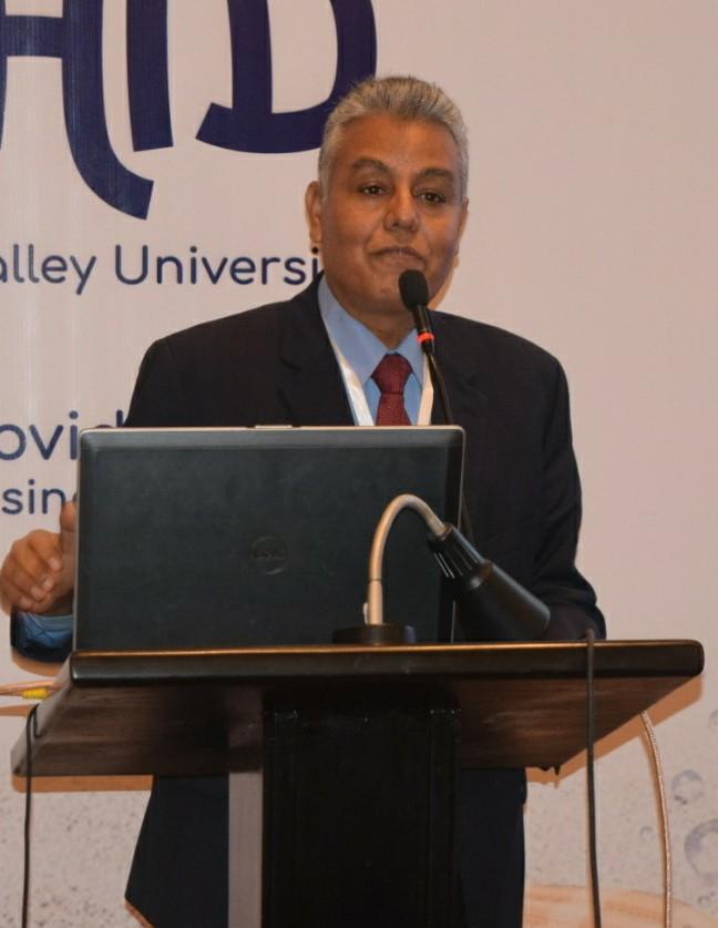 بحضور ٢٥٠ استاذ وباحث وطبيب:
بدء جلسات المؤتمر العلمي الخامس لقسم الجهاز الهضمي والكبد بطب قنا