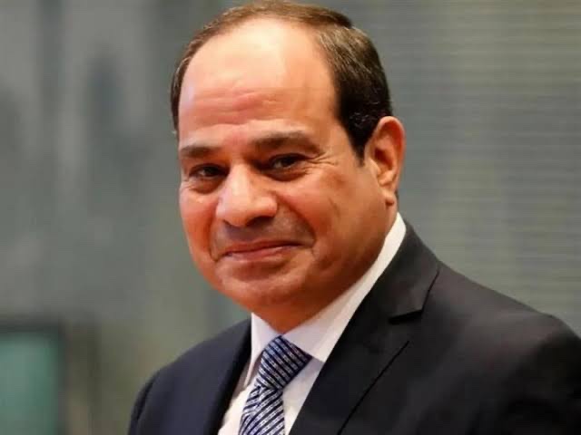 الرئيس السيسي يهنئ رئيس مجلس السيادة في السودان بذكرى يوم الاستقلال