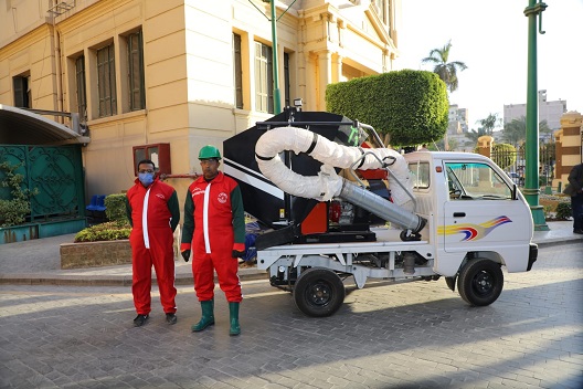 محافظ القاهرة: 13 مليون جنيه تكلفة دخول ٢٠ عربة شفط مخلفات بأسلوب ميكانيكى بهيئة النظافة
