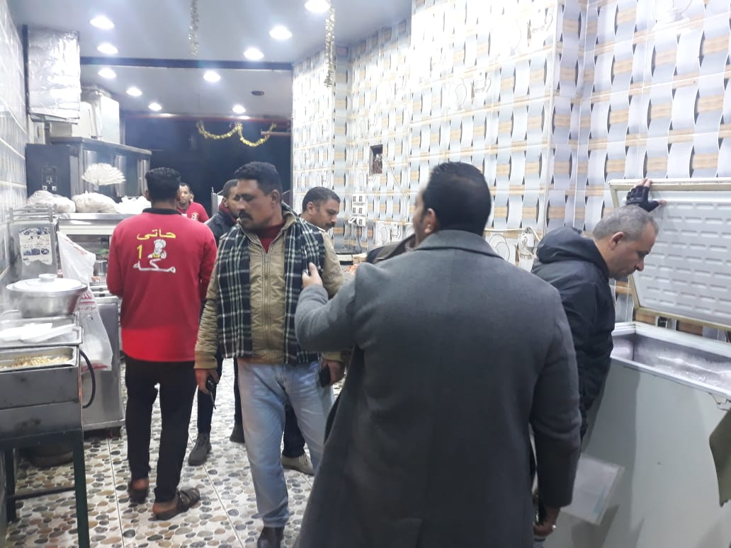 تشميع مطعم مشويات شهير بأوسيم بعد ضبط لحوم مجهولة المصدر بداخله