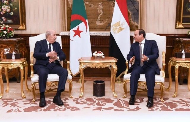 عقد جلسة مباحثات ثنائية بين السيسي ونظيره الجزائري