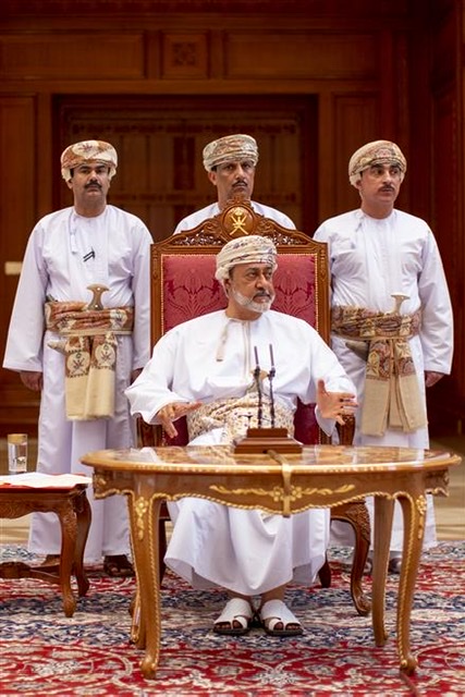 سلطان عُمان يواصل لقاءاته مع المواطنين .. ويؤكد: ماضون في تنفيذ الخطط والبرامج لتحقيق التنمية المستدامة