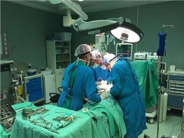 رضيعة تخضع لزراعة أعضاء متعددة بسبب ولادتها بفشل معوي