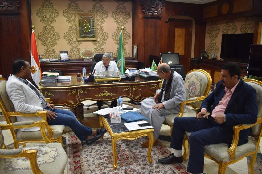 محافظ المنيا يلتقى نواب مركز ومدينة المنيا ويوجه بسرعة فحص ودراسة عدد من الطلبات بالقطاعات الخدمية المختلفة