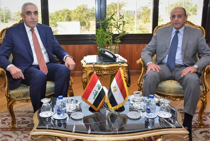 وزير الطيران يلتقى السفير العراقى بالقاهرة لبحث  التعاون المشترك فى مجال النقل الجوى

