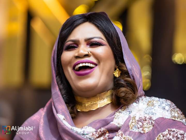 مهرجان دويتو وادي النيل ينصب نجمة السودان أنصاف مدني ملكة فن الشعبي والتراثي بالقاهرة 