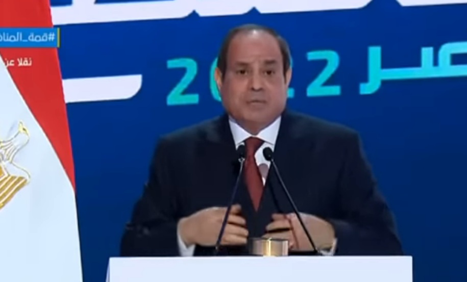 السيسي: كنت سأدعو إلى انتخابات رئاسية مبكرة لو رفض الشعب تعويم الجنيه في 2016