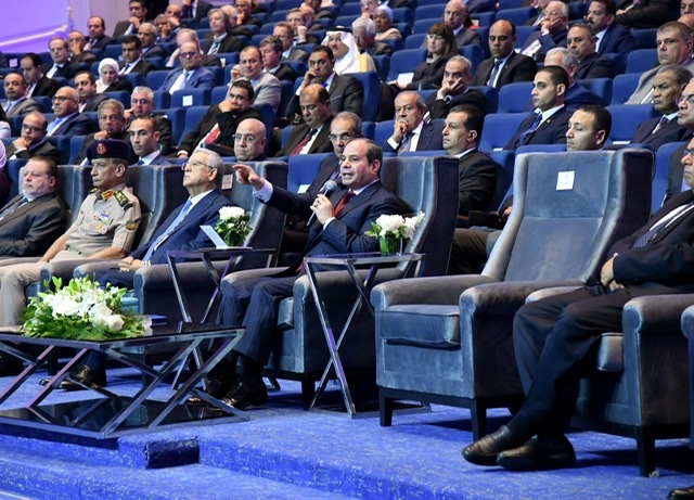 السيسي : القيادة السياسية مستعدة لاستنزاف رصيدها لدى الشعب من أجل العبور والنجاح