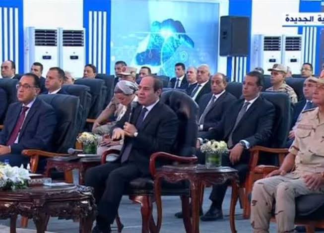 السيسي يوجه بإطلاق خدمات القمر الصناعي 