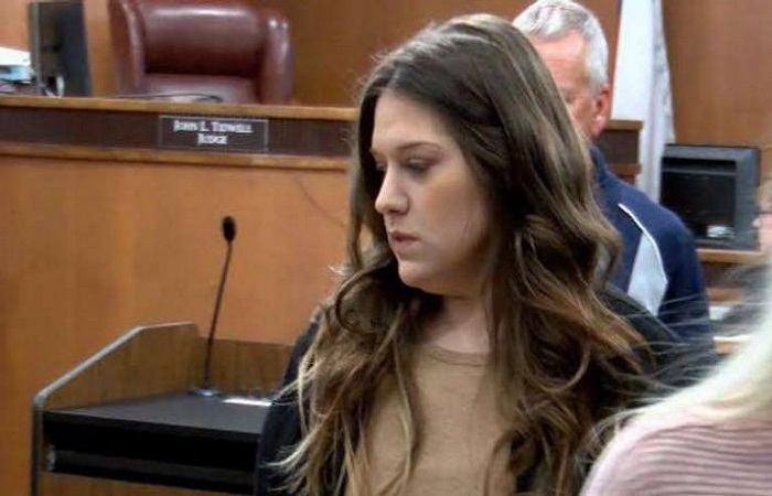 الإعدام  لأمريكية قتلت إمرأة حاملا وسرقت جنينها بعد بقر بطنها