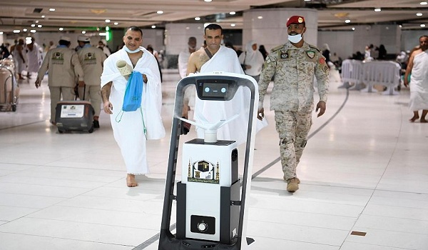 المملكة توفر روبوتات الذكاء الاصطناعي لخدمة ضيوف بيت الله، تعرف على التفاصيل