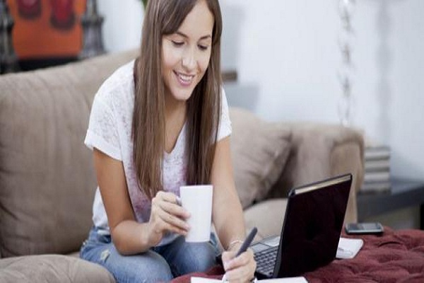 دراسة .. العمل عن بعد يحقق مكاسب عديدة خصوصا للمرأة