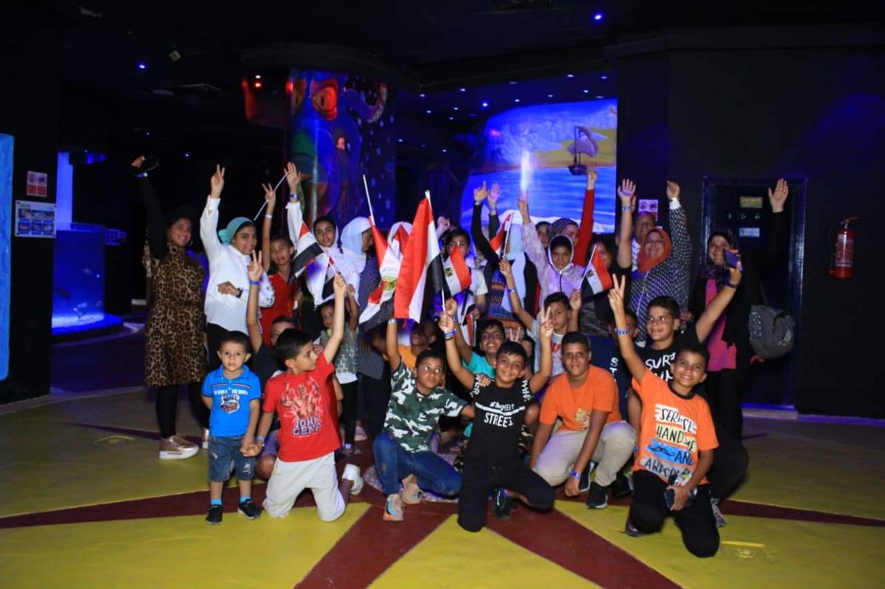 جبر الخواطر .. محافظ البحر الأحمر يستضيف الأطفال الأيتام لمؤسسة ارسم فرحة