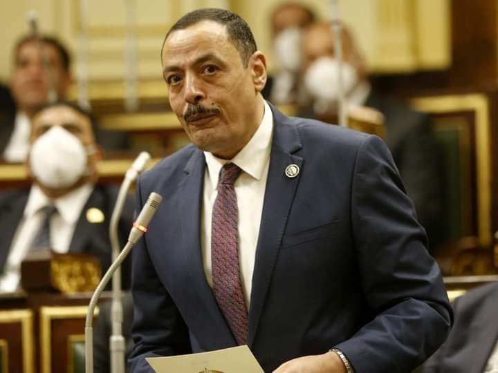 أشرف أمين يطالب البرلمان الأوروبي بمراجعة بيانه عن حقوق الإنسان في مصر
