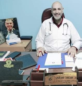 الدكتور محمد صدقي يحذر من تقبيل الأطفال.. ويقدم نصائح هامة