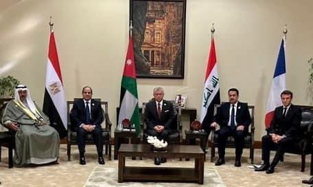 السيسي يعود إلي أرض الوطن بعد مشاركته في قمة الأردن