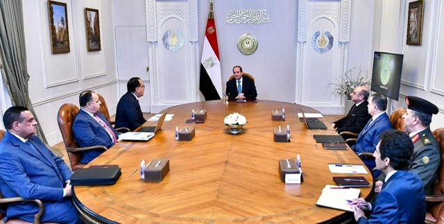 الرئيس السيسي يوجه بإنهاء إشغال الطرق بالسيارات والمركبات المهملة في مختلف المدن 