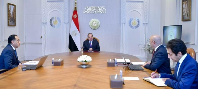  السيسي يوجه بإتاحة وحدات سكنية بنسبة تخفيض ملائمة للموظفين المنتقلين للعمل بالعاصمة الإدارية 