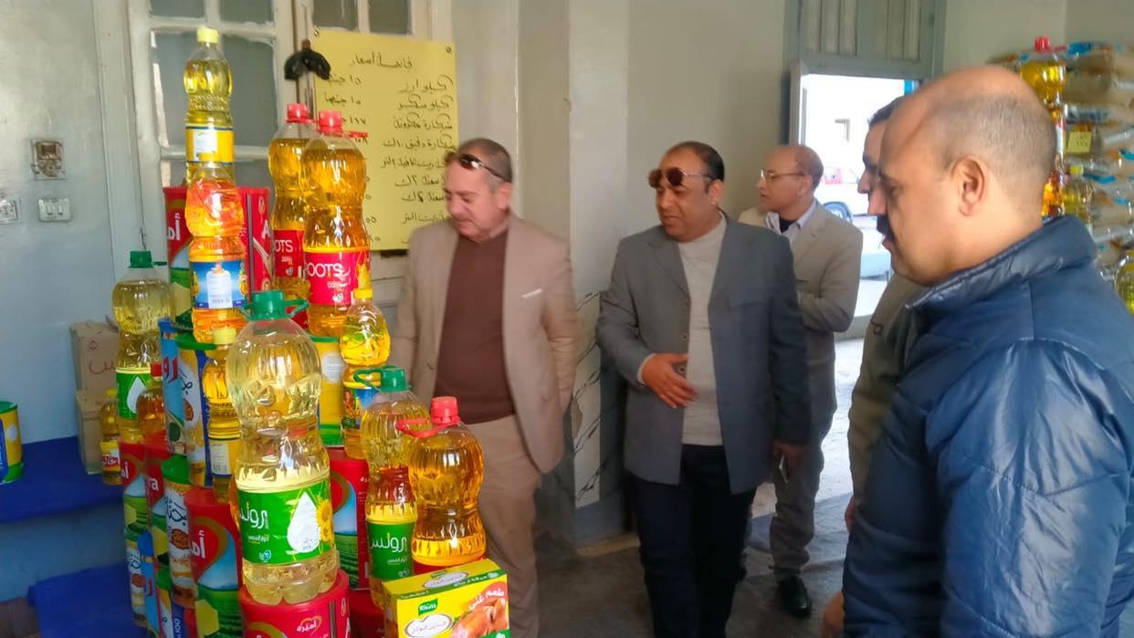 فتح منافذ للسلع الغذائية بجميع مراكز المحافظة لضبط الأسواق والبيع بأسعار مناسبة