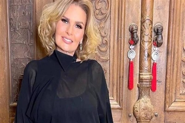 يسرا تشن هجوما حادا على السوشيال ميديا، 
