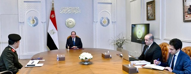 السيسي يوجه بتعزيز جهود توطين الصناعة ونقل التكنولوجيا التطبيقية في مجال البصريات 