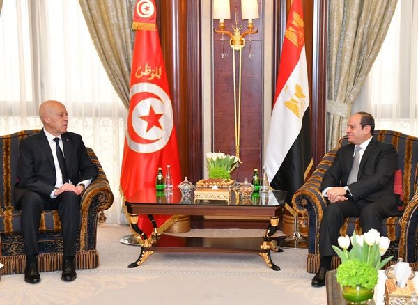الرئيس السيسي يلتقي نظيره  التونسي بالرياض 