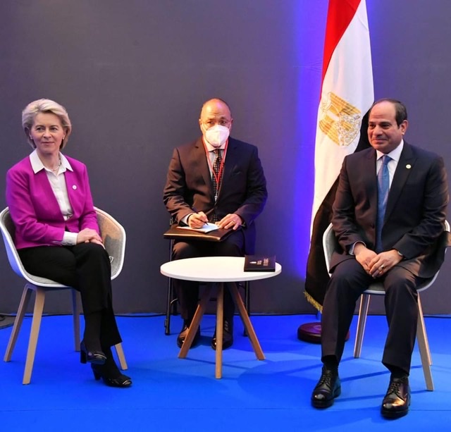 السيسي يلتقي رئيسة المفوضية الأوروبية في مدينة بريست الفرنسية