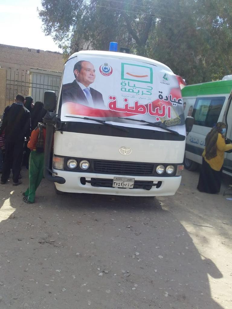 صحة قنا .. الكشف علي ١٠١٣ حالة خلال قافلة طبية مجانية بابوتشت  ضمن حياة كريمة 