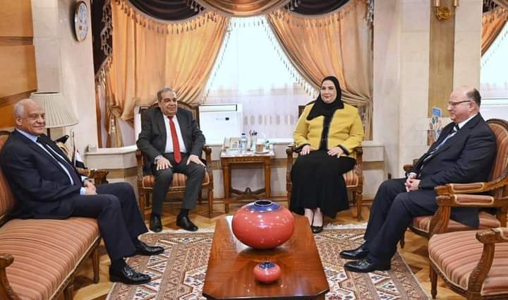وزيرا الإنتاج الحربي والتضامن ومحافظا القاهرة والجيزة يبحثون تأثيث الوحدات السكنية بمشروعات الإسكان البديل