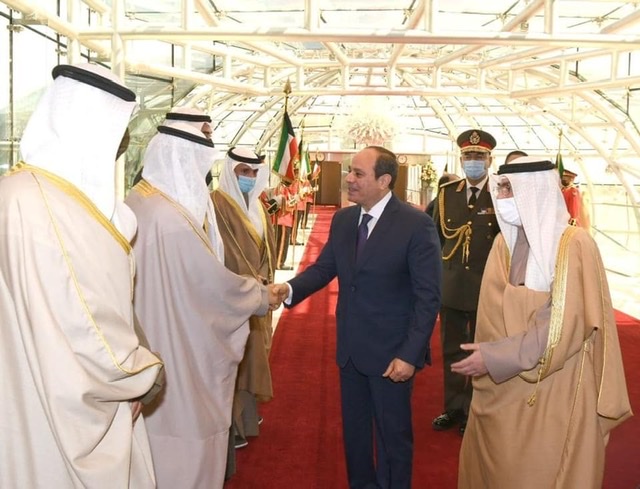 الرئيس السيسي يلتقي  رئيس الوزراء الكويتي بحضور وفدي البلدين