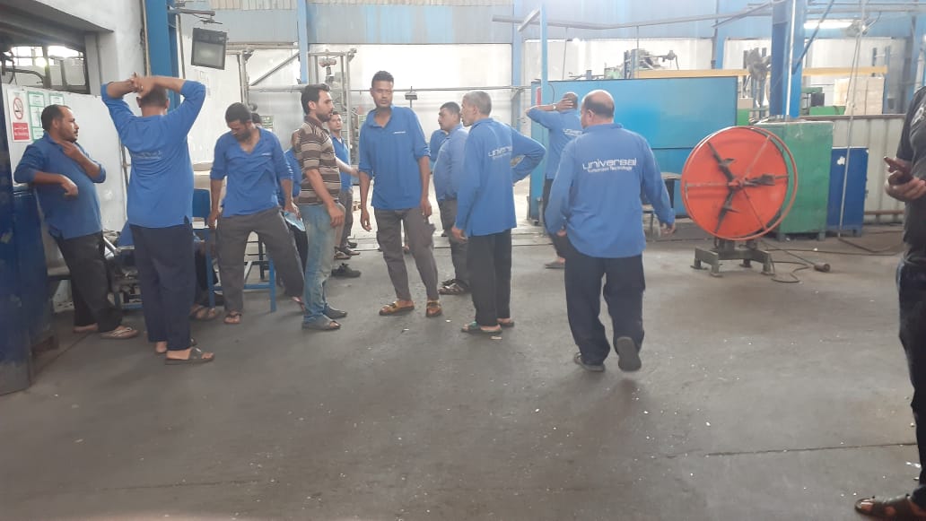 انتحار عامل بـ