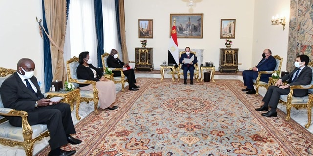 السيسي يستقبل وزير الخارجية الأنجولي بقصر الاتحادية