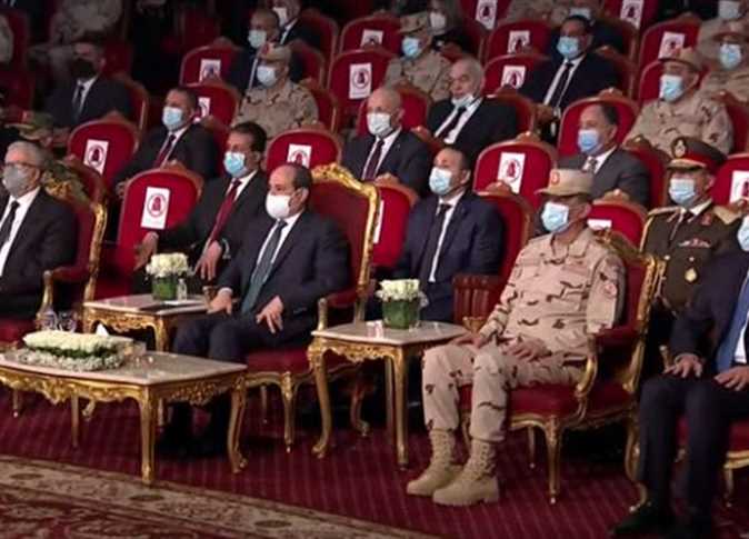الرئيس السيسي خلال الاحتفال بيوم الشهيد: أسر الشهداء دفعت ثمنا غاليا في تقديم أبنائها فداء للوطن