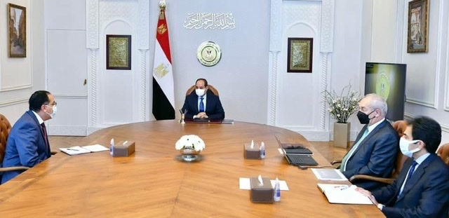 الرئيس السيسي يتابع المشروعات الحالية والمستقبلية بالمنطقة الاقتصادية لقناة السويس